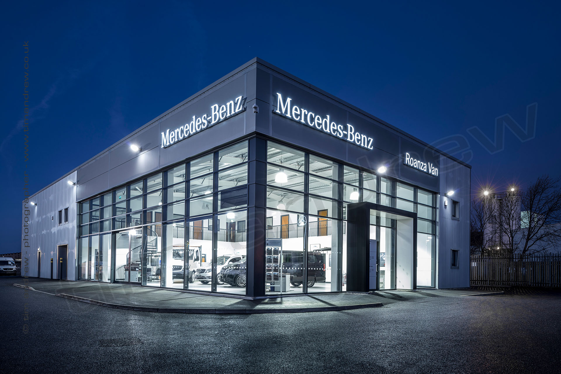 Mercedes-Benz van dealership Roana Liverpool